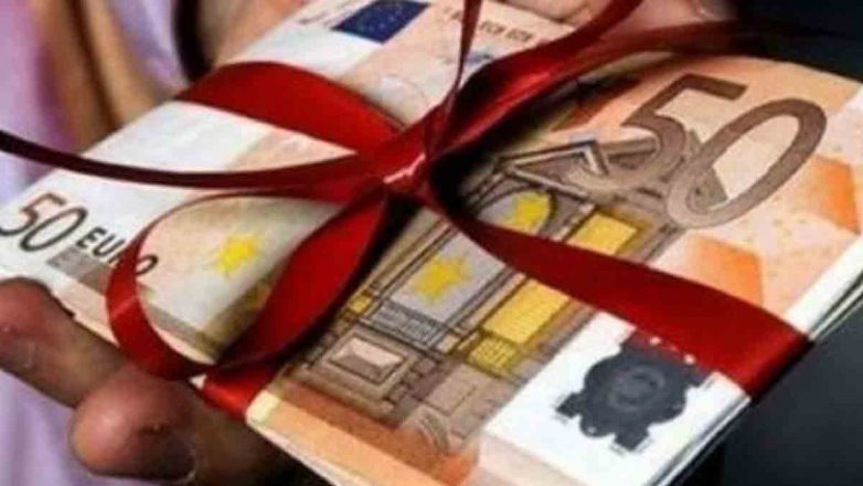 Αύξηση – «έκπληξη» στον κατώτατο μισθό Αύξηση – «έκπληξη» στον κατώτατο μισθό