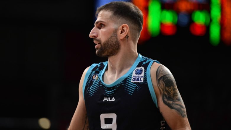 Πετρόπουλος: Κατέβασε το προηγούμενο story και έδωσε διευκρινίσεις για τα «κομμένα φρένα»