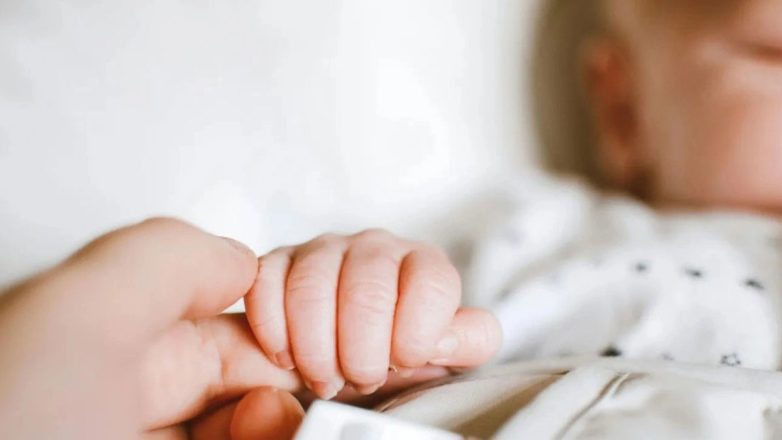 Τραγωδία με νεκρό βρέφος τριών μηνών