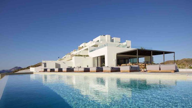 To ΣτΕ βάζει «φρένο» στην επέκταση του White Coast στην Μήλο