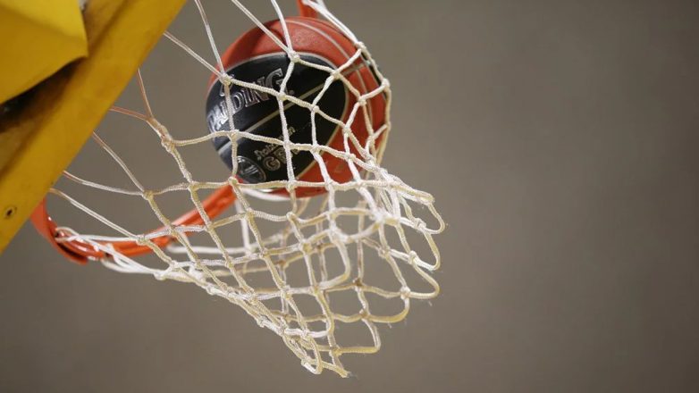 Σύλληψη ανήλικου επειδή πέταξε κιγκλίδωμα σε αγώνα