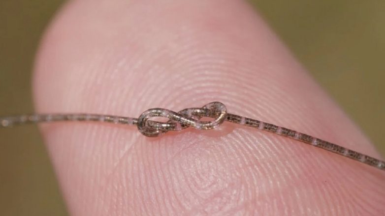 Επιστήμονες συρρίκνωσαν ημιαγωγικό τσιπ σε ίνα τόσο λεπτή όσο η ανθρώπινη τρίχα