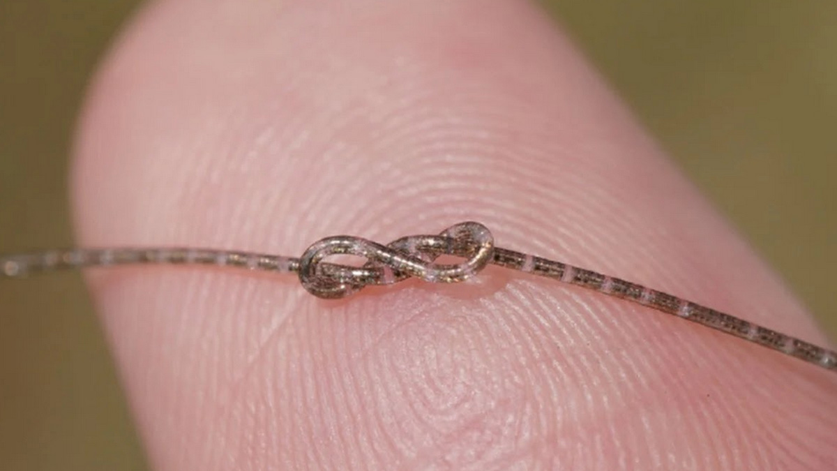 Επιστήμονες συρρίκνωσαν ημιαγωγικό τσιπ σε ίνα τόσο λεπτή όσο η ανθρώπινη τρίχα