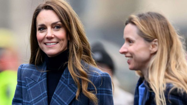 Kate Middleton: Ντύθηκε ασορτί με την προσωπική της βοηθό Kate Middleton: Ντύθηκε ασορτί με την προσωπική της βοηθό