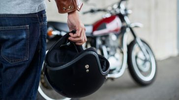 Τι αλλάζει ο νέος ΚΟΚ για τους αναβάτες μοτοσυκλέτας και τι λένε οι ειδικοί ότι πρέπει να προσέχουμε;