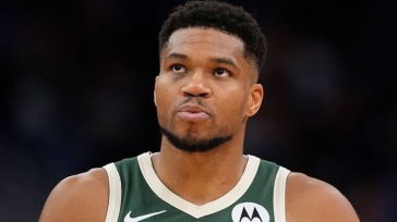 Οι Μπακς ανοικτοί σε συζητήσεις για ανταλλαγή του Αντετοκούνμπο