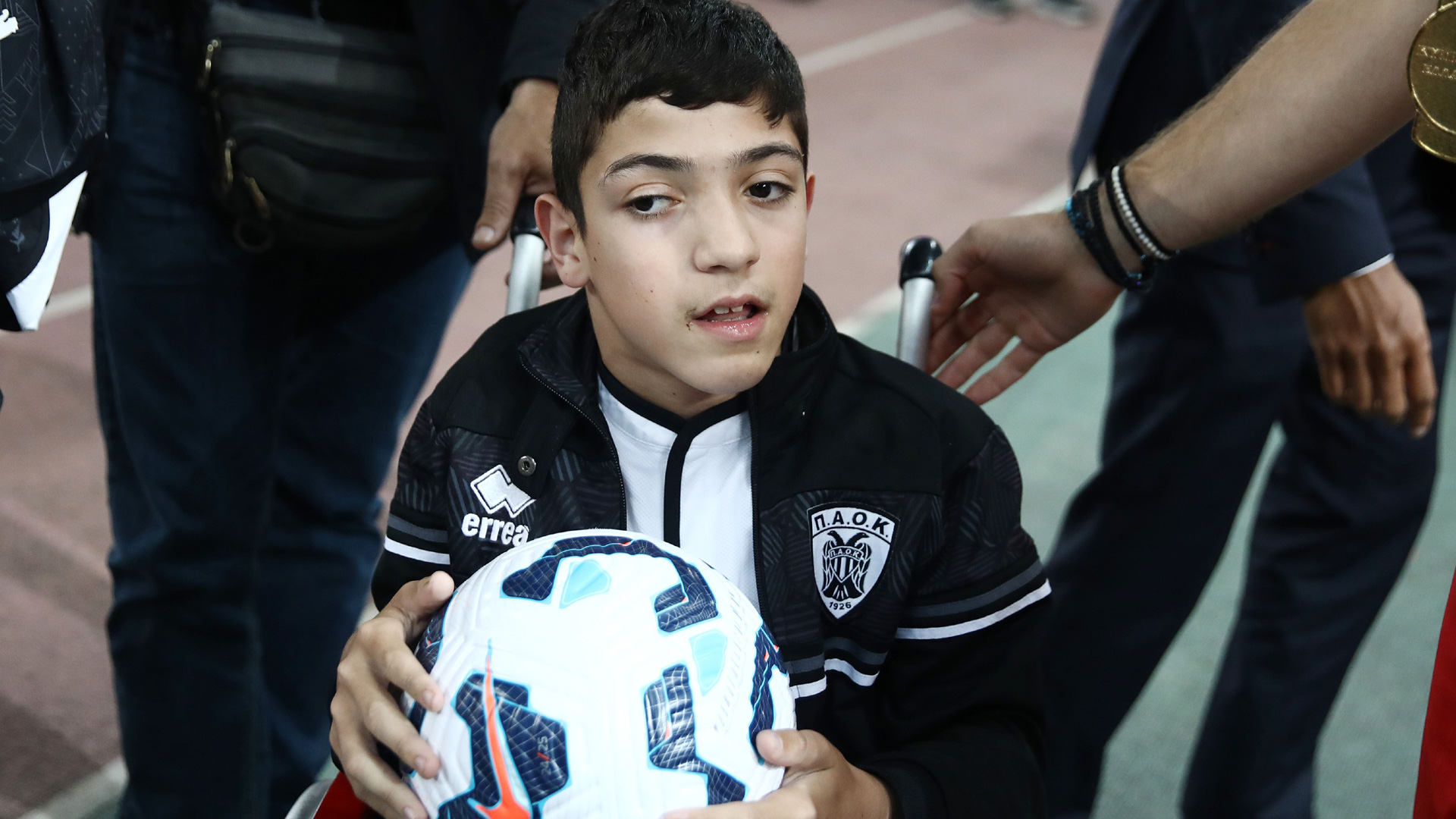 Συγκλονίζει ο Παπαστεφανάκης: «Χάσαμε άδικα τα αδέρφια μας στον δρόμο»