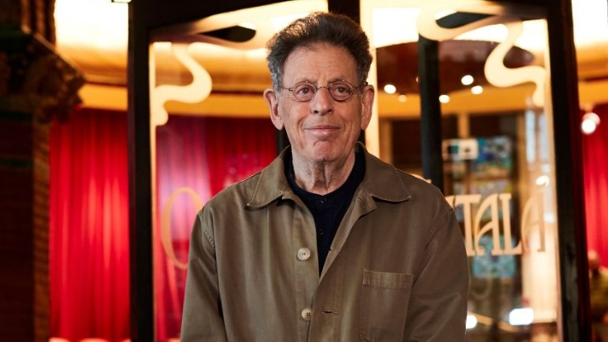 Ο συνθέτης Φίλιπ Γκλας ακύρωσε την παγκόσμια πρεμιέρα του στο Κέντρο Κένεντι