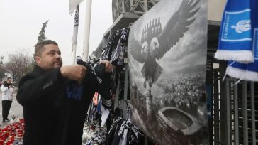 Ο Μάκης Γκαγκάτσης δακρυσμένος στην Τούμπα