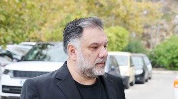 Γρηγόρης Αρναούτογλου: Πού και πότε θα γίνει η κηδεία της μητέρας του