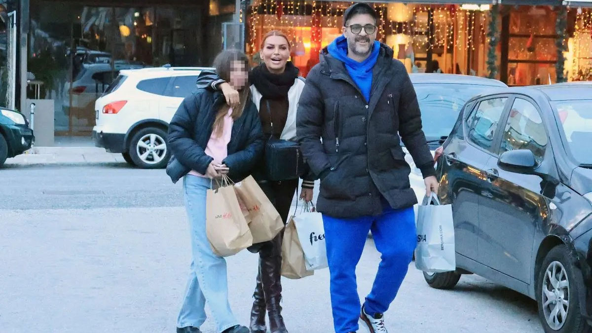 Νίνα Λοτσάρη: Βόλτα στη Γλυφάδα με τον σύντροφό της, Χρήστο Λεμονίδη και την μικρή κόρη της, Ερωφίλη