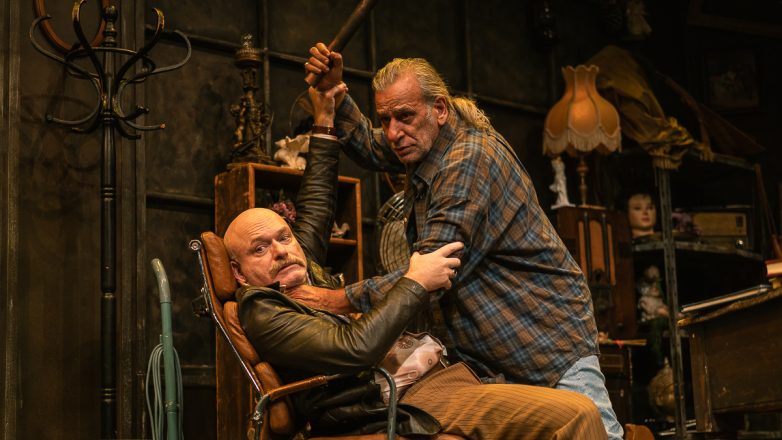 Αμερικάνικος Βούβαλος: Νέες παραστάσεις για τη σκοτεινή καρδιά του αμερικανικού ονείρου