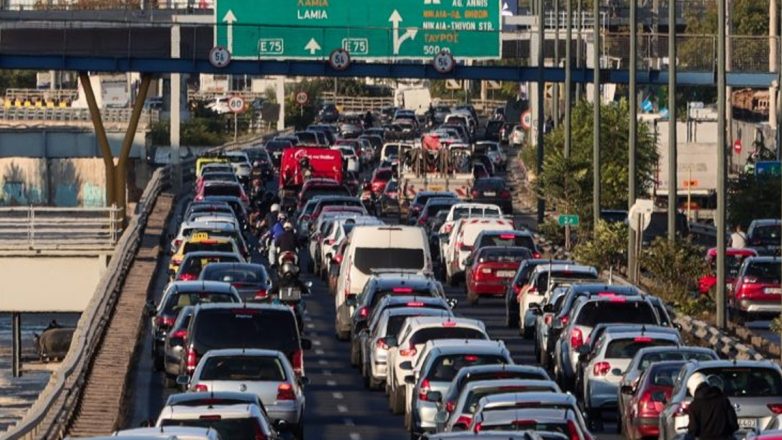 Κυκλοφοριακό αδιέξοδο στην Αττική: Flyover στον Κηφισό και μεταφορά επιχειρήσεων εκτός πόλης στο τραπέζι Κυκλοφοριακό αδιέξοδο στην Αττική: Flyover στον Κηφισό και μεταφορά επιχειρήσεων εκτός πόλης στο τραπέζι