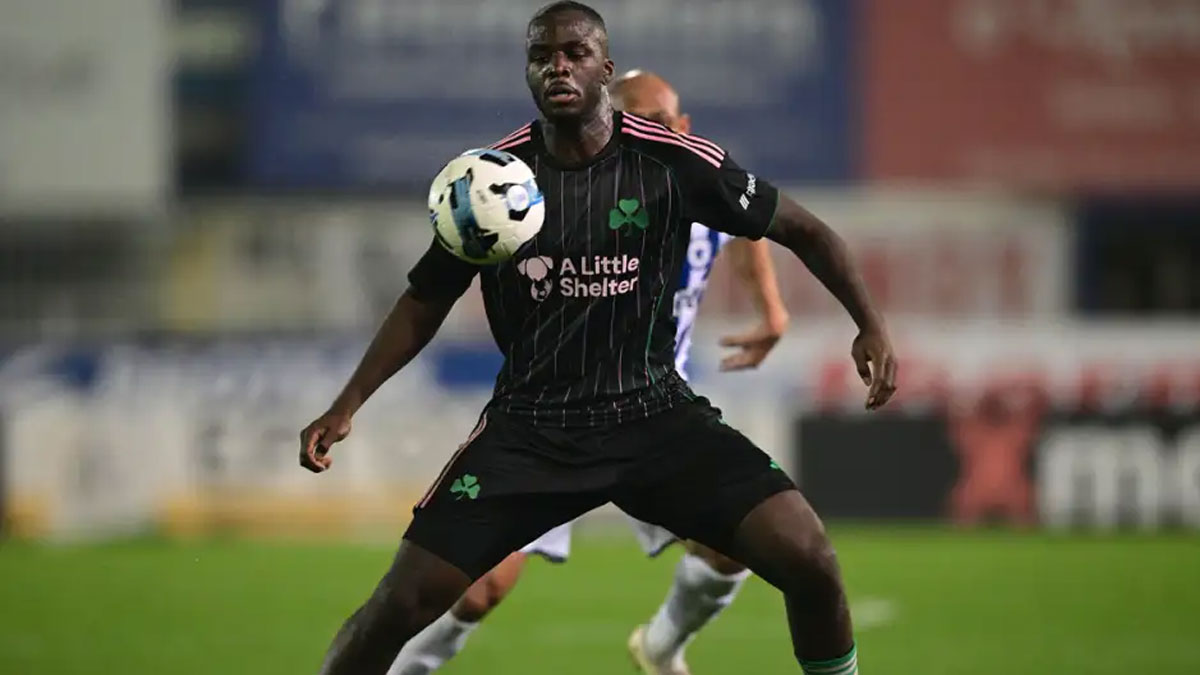 Τεττέη: «Θα παίξω με την πρώην ομάδα μου, αλλά είμαι επαγγελματίας»