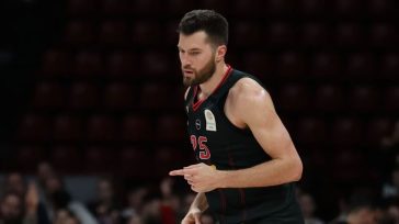 Συνεχίζει αήττητος ο Ολυμπιακός με τρομερό Πίτερς