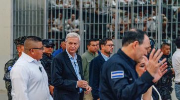 Στο Ελ Σαλβαδόρ ο πρόεδρος της Χιλής για να «μελετήσει» το μοντέλο των φυλακών