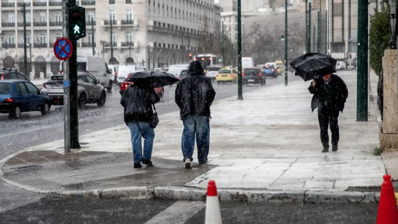 Υποχωρεί σταδιακά η κακοκαιρία – Η κόκκινη προειδοποίηση υποβαθμίζεται σε πορτοκαλί