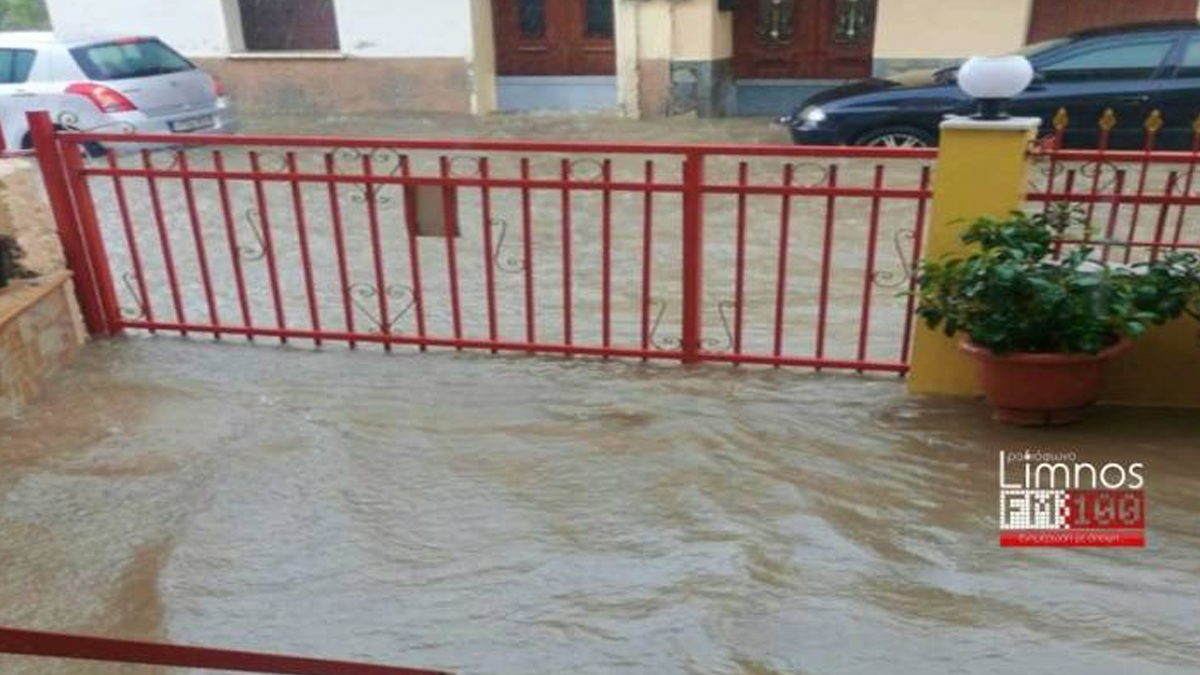 Πλημμύρισαν σπίτια στη Μύρινα