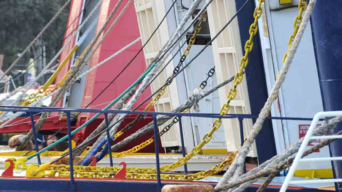 Μάστιγα η εγκατάλειψη πληρωμάτων – Ρεκόρ το 2025 με 6.223 ναυτικούς