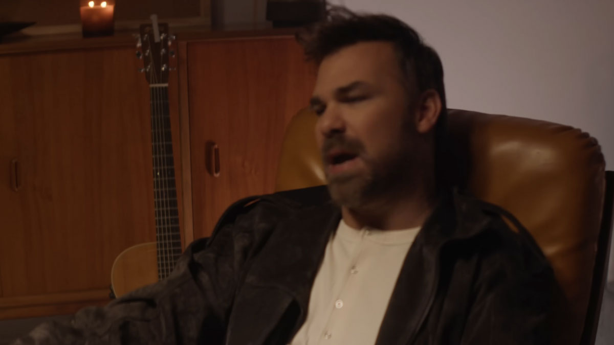 Γιώργος Σαμπάνης: Νέα επιτυχία «Δε Μ’ Αγαπούσες» με κινηματογραφικό video clip