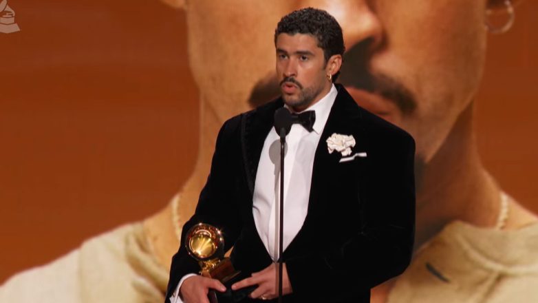 «ICE Out, είμαστε άνθρωποι»: Το ηχηρό μήνυμα του Bad Bunny στα Grammys για τα δικαιώματα των μεταναστών