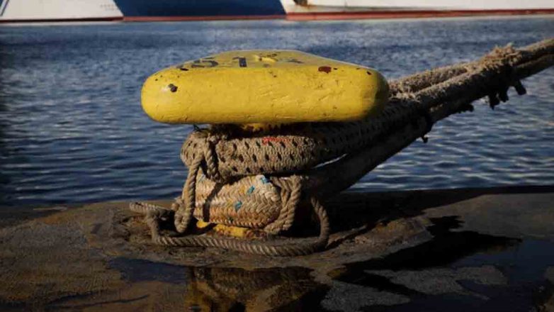 Πλοίο προσέκρουσε στο λιμάνι της Μεγίστης λόγω των ισχυρών ανέμων Πλοίο προσέκρουσε στο λιμάνι της Μεγίστης λόγω των ισχυρών ανέμων