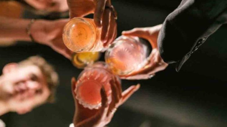 Ανήλικος στο νοσοκομείο από υπερβολική ποσότητα αλκοόλ Ανήλικος στο νοσοκομείο από υπερβολική ποσότητα αλκοόλ