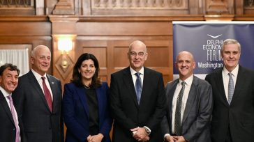 Ο Δένδιας στις ΗΠΑ για το φόρουμ των Δελφών