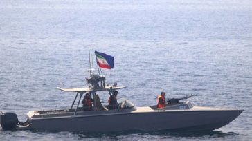 Ιρανικά πολεμικά σκάφη επιχείρησαν να σταματήσουν αμερικανικό πετρελαιοφόρο στα Στενά του Ορμούζ