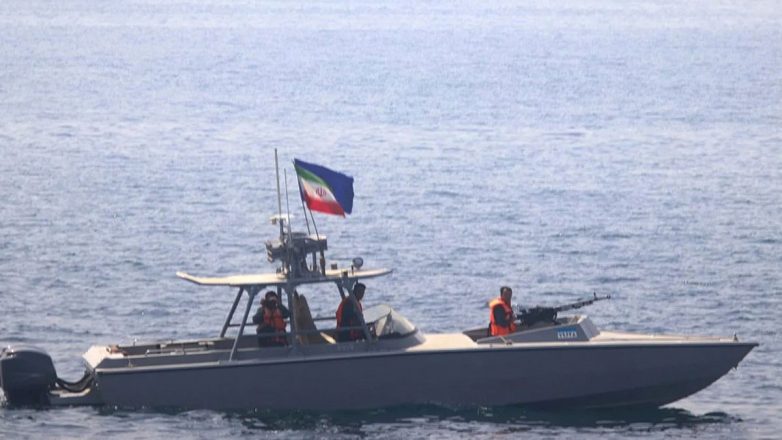 Ιρανικά πολεμικά σκάφη επιχείρησαν να σταματήσουν αμερικανικό πετρελαιοφόρο στα Στενά του Ορμούζ