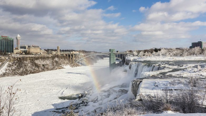 ΗΠΑ: Εντυπωσιάζει ο παγωμένος Νιαγάρας ΗΠΑ: Εντυπωσιάζει ο παγωμένος Νιαγάρας