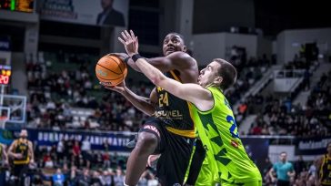 Μεγάλο «διπλό» η ΑΕΚ, 93-90 την Τόφας Μπούρσα στην παράταση