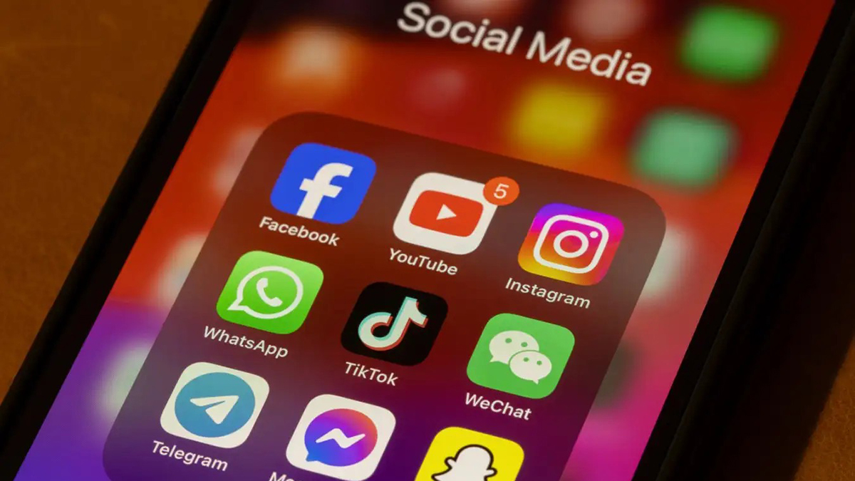 Οι ΗΠΑ θα ζητούν δαχτυλικά αποτυπώματα και ιστορικό των social media από τους Ευρωπαίους που θέλουν να επισκεφτούν τη χώρα