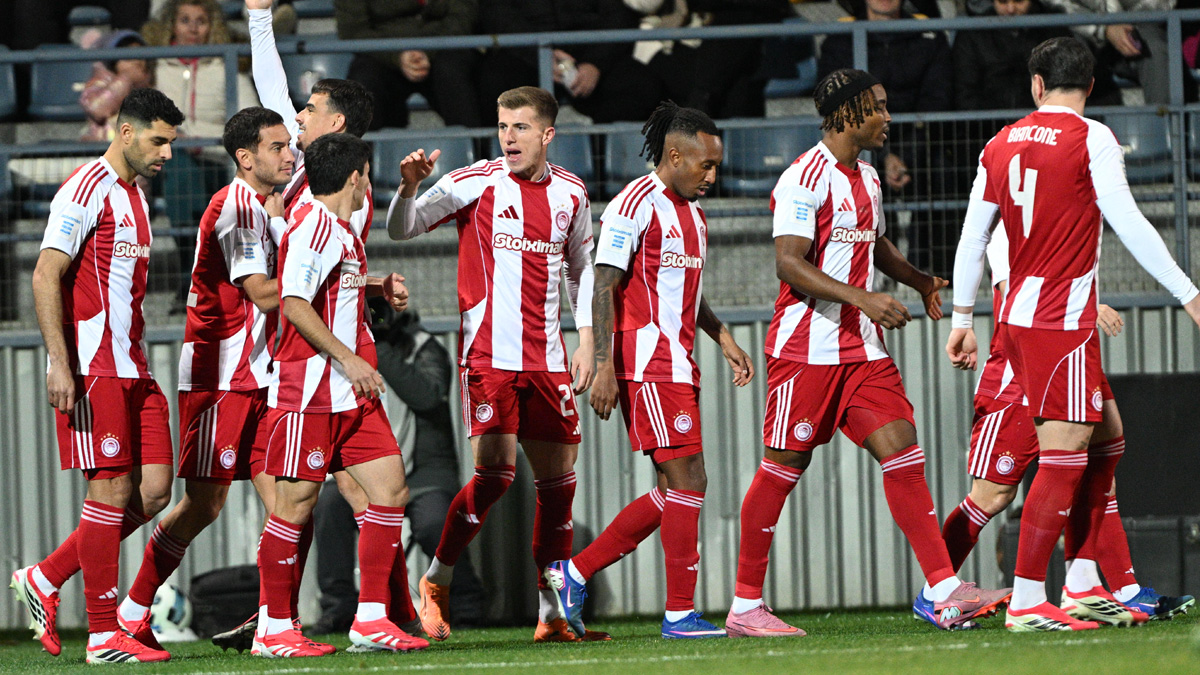 «Διπλό» κορυφής για τον Ολυμπιακό στην Τρίπολη