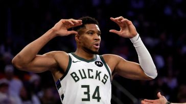 Αντετοκούνμπο: «Θέλω να μείνω στους Μπακς για την υπόλοιπη καριέρα μου»