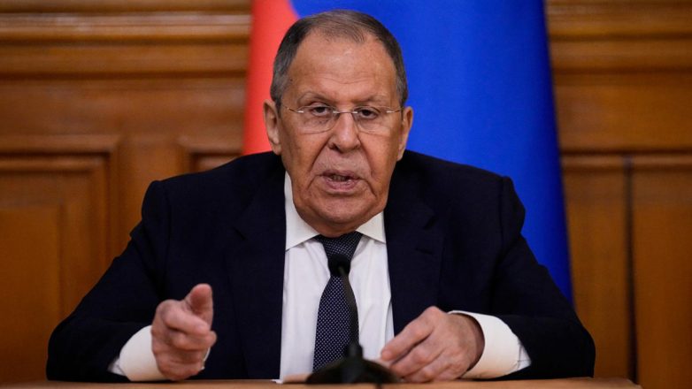 Λαβρόφ: «Η Ελλάδα διέκοψε δεκαετίες σχέσεων και συνεργασίας με τη Ρωσία»