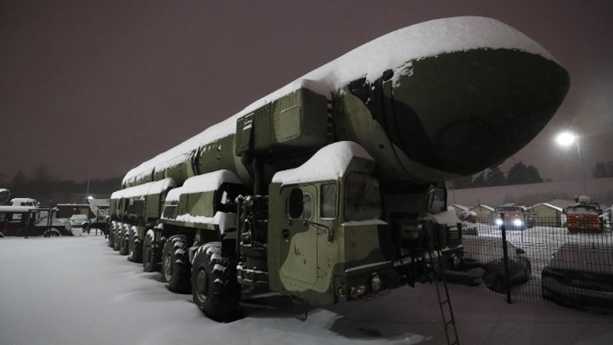 Μια «βελτιωμένη» συνθήκη για τα πυρηνικά, αντί για την παράταση της New START, ζητά ο Τραμπ