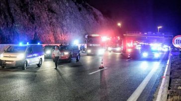 Σοβαρό τροχαίο στον Σκαραμαγκά: ΙΧ συγκρούστηκε με λεωφορείο