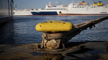 Απαγορευτικό απόπλου λόγω θυελλωδών ανέμων σε Ραφήνα και Λαύριο