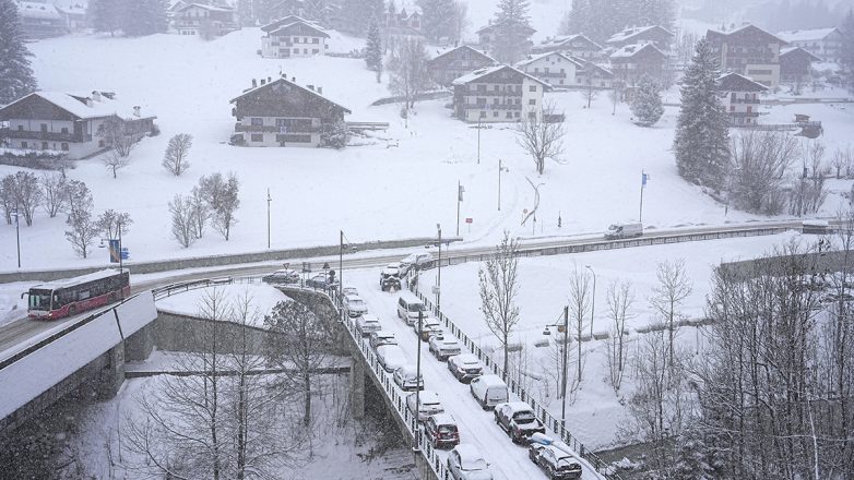 Ιταλία: Κατέβασαν 11χρονο από λεωφορείο και τον άφησαν να περπατήσει στο χιόνι