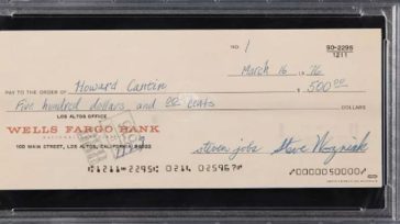 Δημοπρασία ρεκόρ: Πωλήθηκε 2,4 εκατ. δολάρια η πρώτη επιταγή 500 δολαρίων του Steve Jobs της Apple