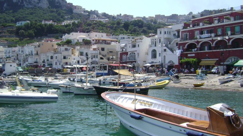 Ιταλία: Το Κάπρι επιβάλλει κανόνες στα γκρουπ των τουριστών από το επόμενο καλοκαίρι