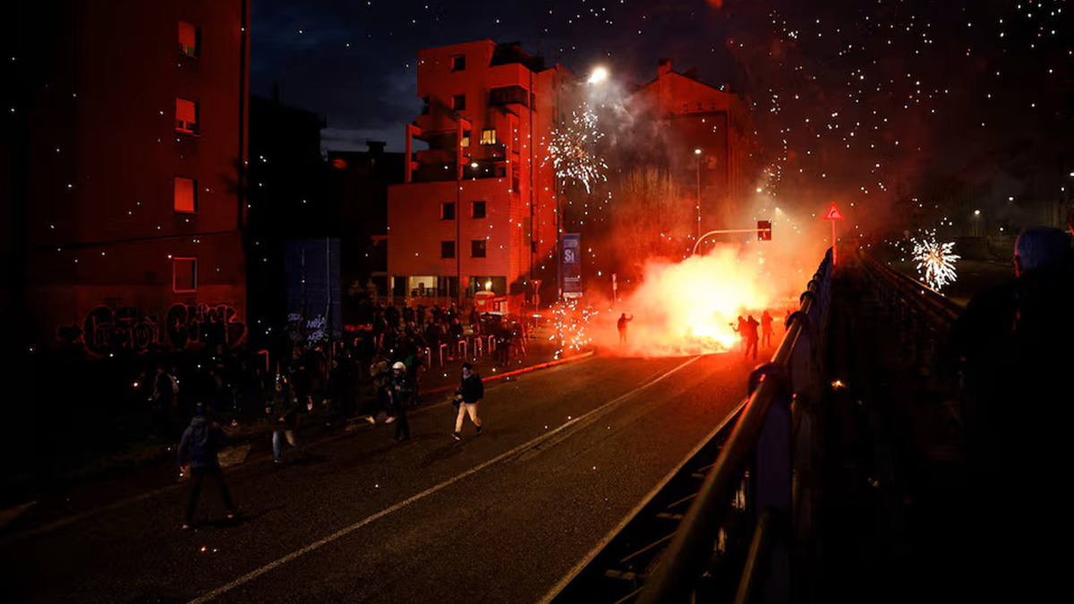 Μιλάνο: Συγκρούσεις διαδηλωτών με την αστυνομία κοντά στο Ολυμπιακό Χωριό
