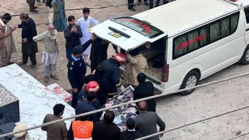 Πακιστάν: Σύλληψη τεσσάρων υπόπτων για την πολύνεκρη επίθεση αυτοκτονίας σε σιιτικό τζαμί