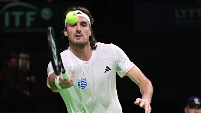 Davis Cup: Έκανε το… καθήκον του ο Τσιτσιπάς