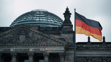 Ο Covid, η Ουκρανία και οι δασμοί των ΗΠΑ κόστισαν στη Γερμανία 1 τρισεκατομμύριο δολάρια