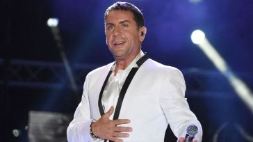 Ο Γιώργος Μαζωνάκης μεταφέρθηκε εσπευσμένα στο Metropolitan Hospital