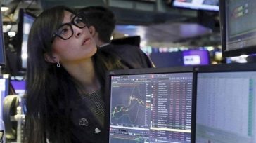 Μεικτά πρόσημα στη Wall Street