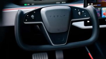 Κίνα: Μετά τις ηλεκτρικές χειρολαβές στα Ι.Χ., απαγορεύει και τα Yoke τιμόνια