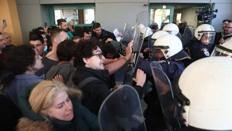 Σφοδρά πυρά της αντιπολίτευσης κατά Γεωργιάδη